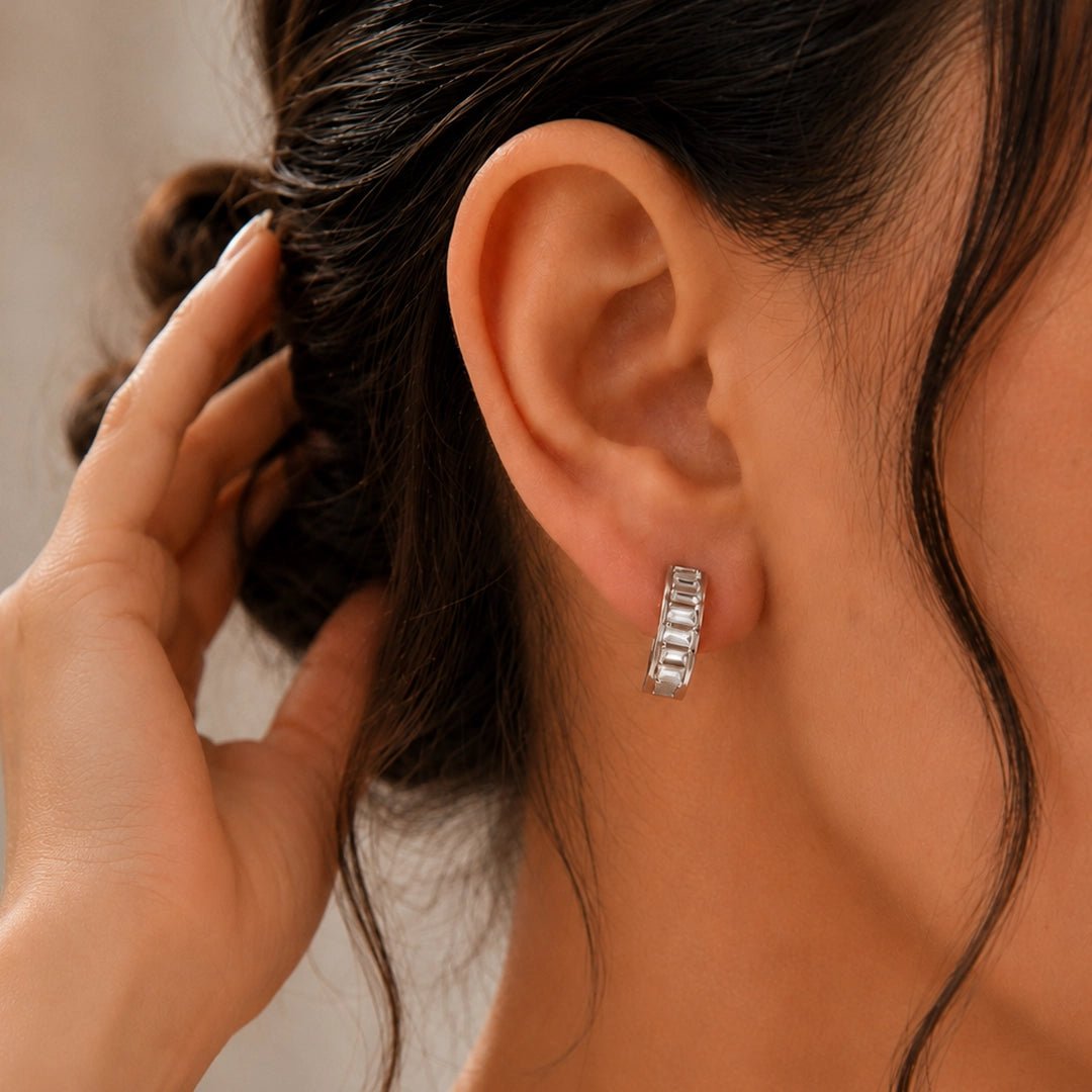 RADIANT SILVER EDGE HOOPS - ARETES - Malandra Jewelry - EUWA504.P-JDE0305069-S
