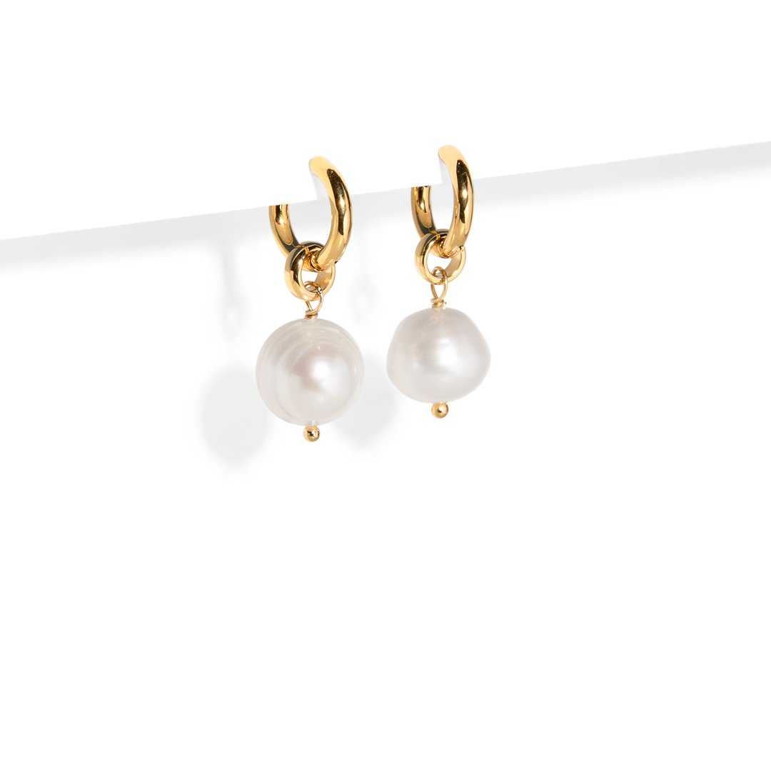 REGALO PEARL GOLDEN HUGGIES - singleton_gift - Malandra Jewelry - TA1727.RW