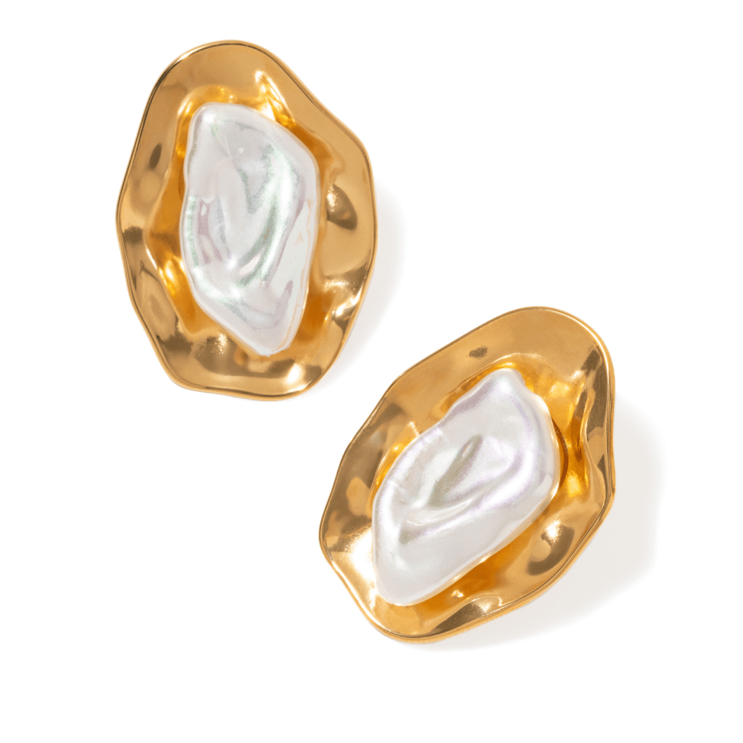 SCULPTED GOLD PEARL EARRINGS - ARETES - Malandra Jewelry - EUWA576-JDE0207038