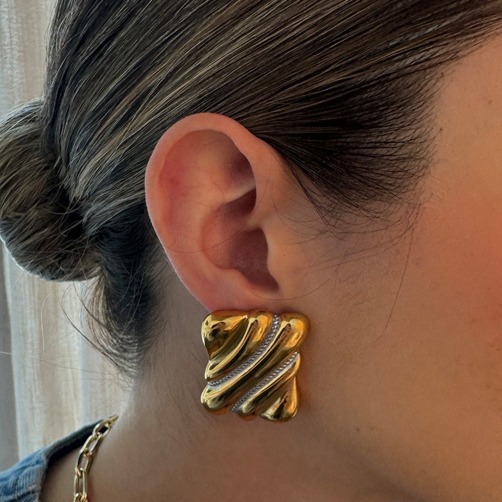 SCULPTED GOLDEN SILVER EARRINGS - ARETES - Malandra Jewelry - EUWA37 - JDE2311047 - PS