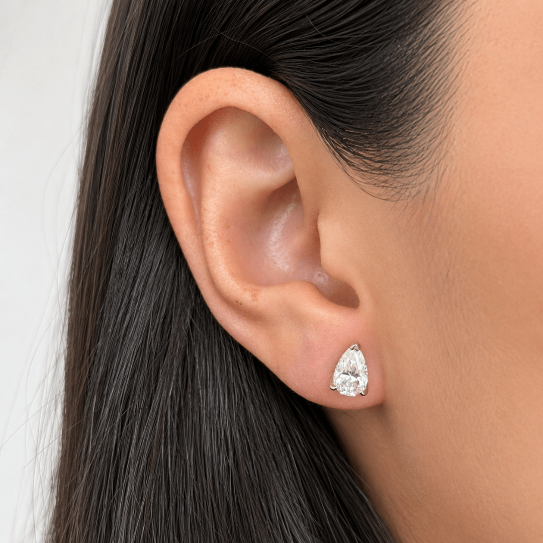 SILVER PEAR MOISSANITE STUDS - ARETES - Malandra Jewelry - LRA8.P-SMOE01-P-5X8