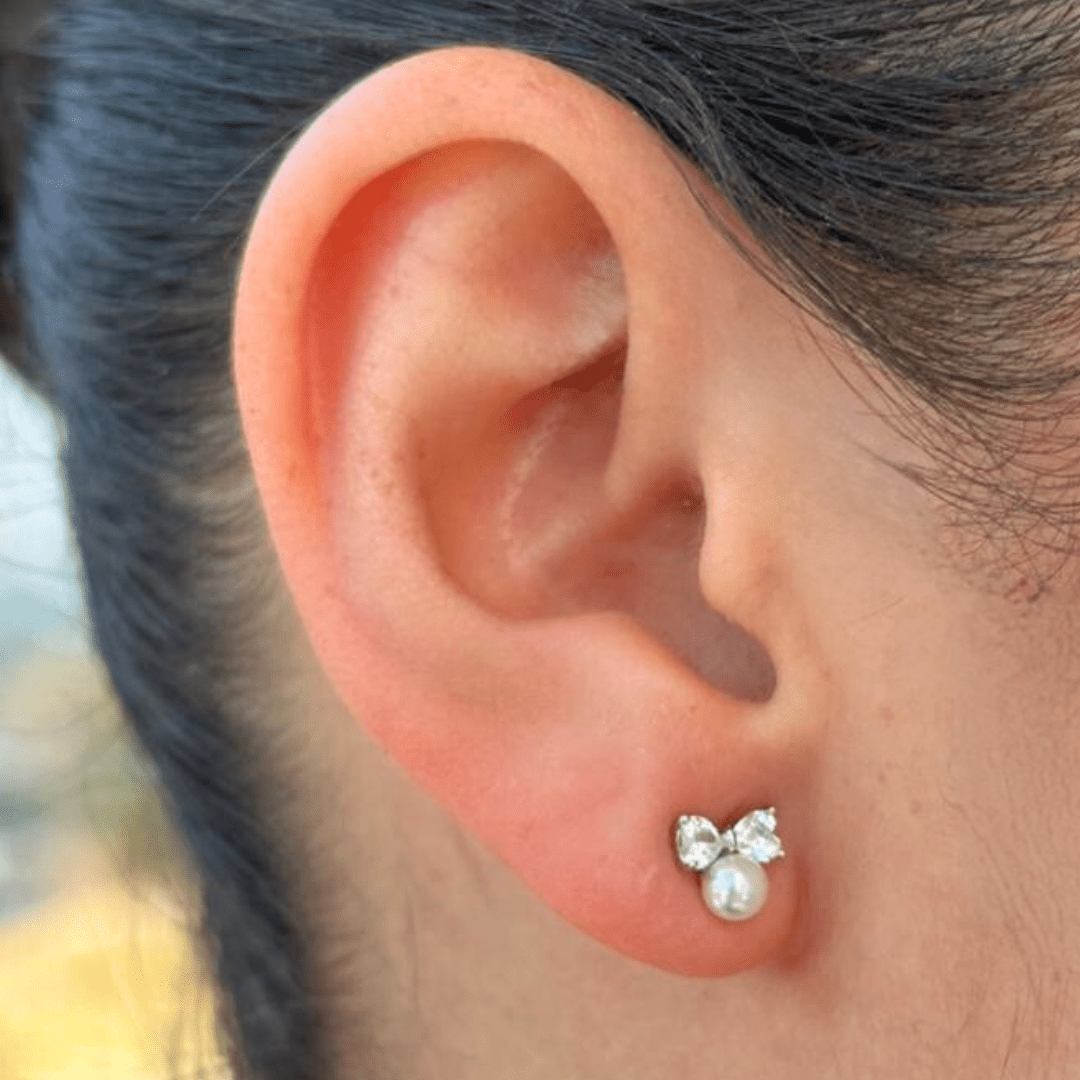 SILVER PEARL BOW EARRINGS - ARETES - Malandra Jewelry - ZWA93.P-QX01161Y