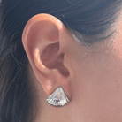 SILVER SHELL GLEAM EARRINGS - ARETES - Malandra Jewelry - ZZA17.P - E02647G