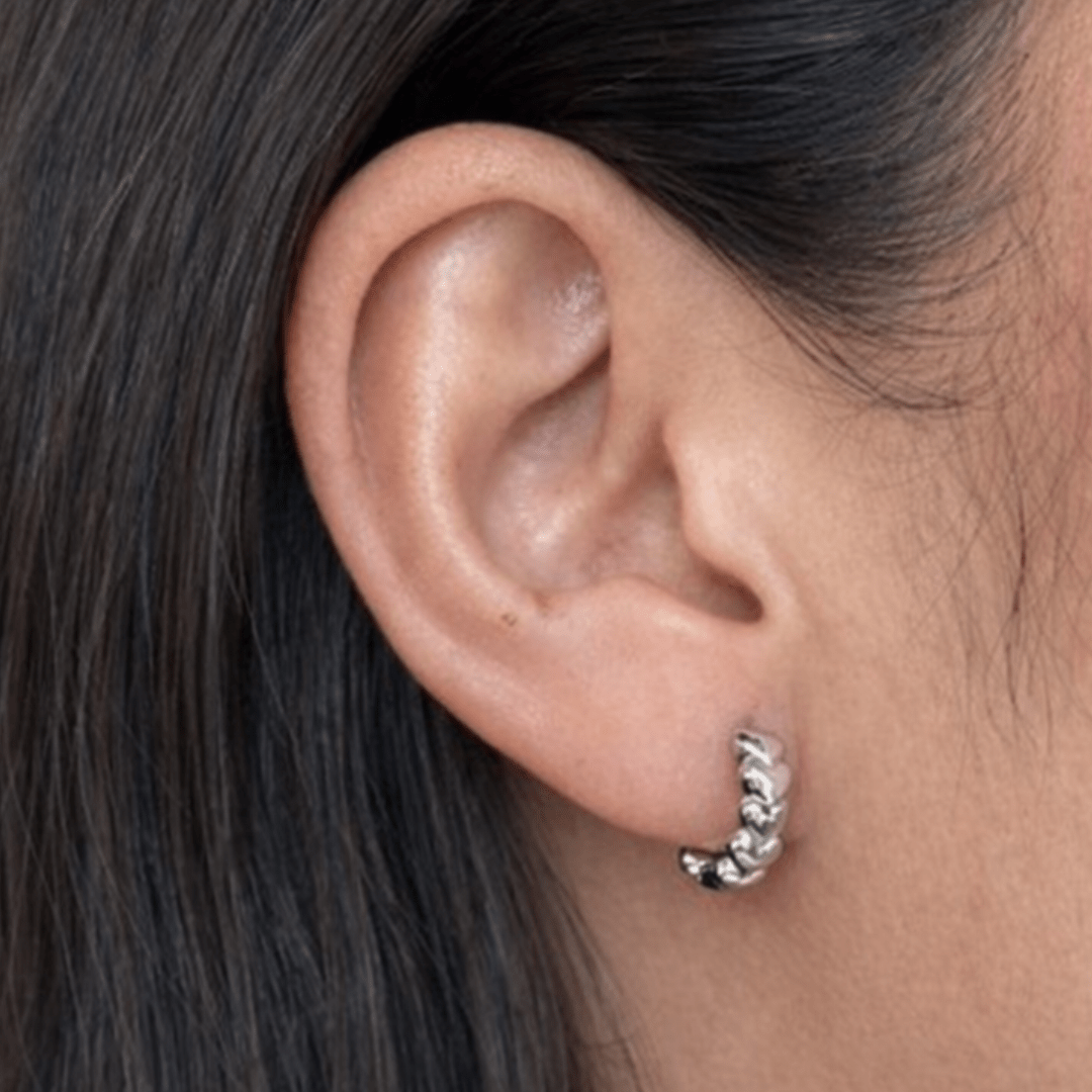 SILVER SWEETHEART HOOPS - ARETES - Malandra Jewelry - ZWA110.P-QX06514