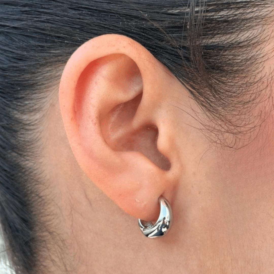 SILVER TEAR GLEAM HOOPS - ARETES - Malandra Jewelry - ZWA98.P-QX02465