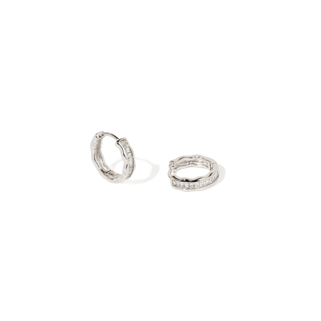 SILVER WAVE LUX HOOPS - ARETES - Malandra Jewelry - ZWA97.P-QX01706