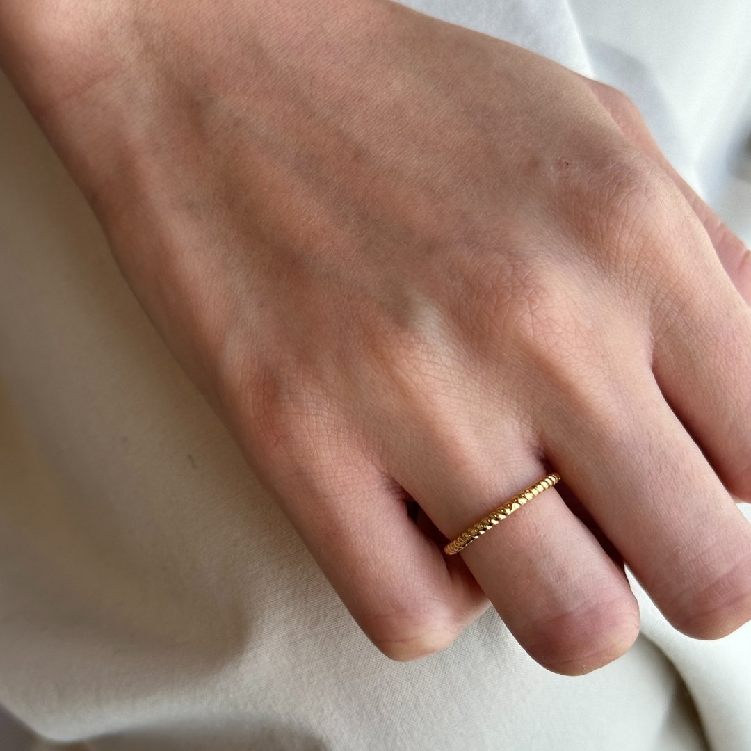SLIM TWIST GOLDEN RING - ANILLOS - Malandra Jewelry - VCR215.5 - 2000 - 5