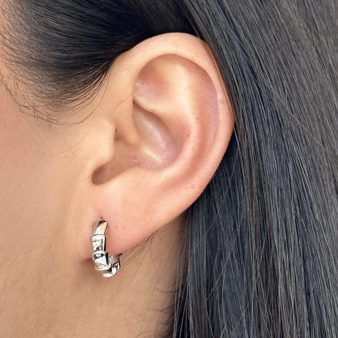 THE SILVER TEXTURED HOOPS - ARETES - Malandra Jewelry - ZWA111.P-QX06472