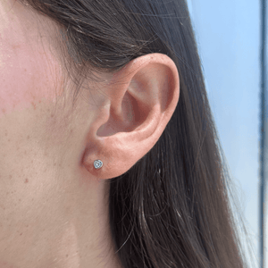 TINY SILVER HEART STUDS - ARETES - Malandra Jewelry - ZWA29.P - QX00861YX
