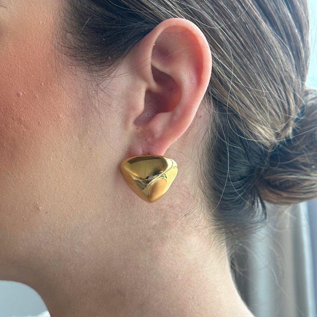 TRIANGLE STUD EARRINGS - ARETES - Malandra Jewelry - XSA88 - HTE - 8208GD