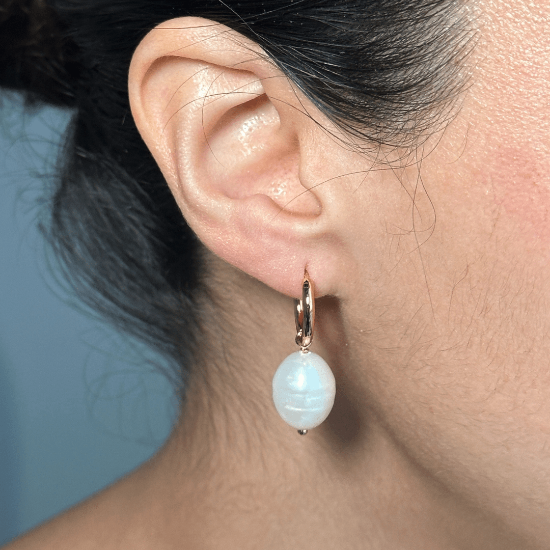 TWINKLE BIG PEARL HUGGIES - ARETES - Malandra Jewelry - TA1831