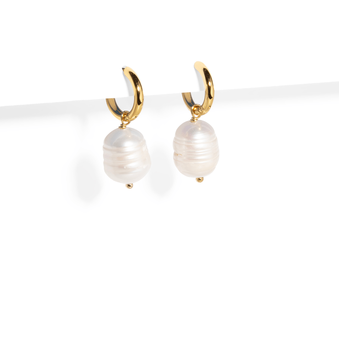 TWINKLE BIG PEARL HUGGIES - ARETES - Malandra Jewelry - TA1831