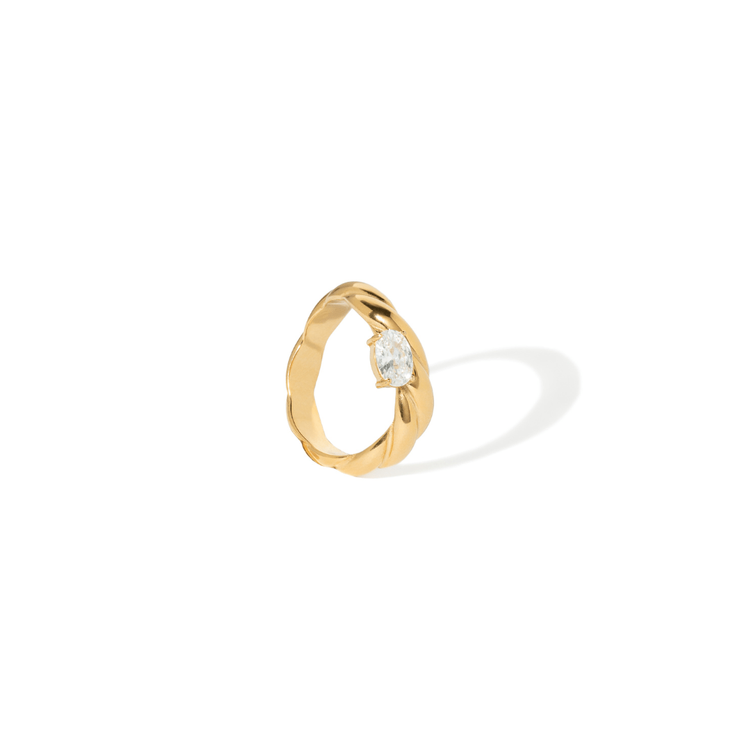 TWIST LUX OVAL RING - ANILLOS - Malandra Jewelry - EUWR265.6-JDR0305024-6