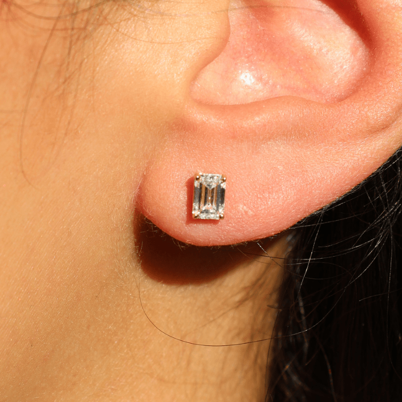 YELLOW GOLD EMERALD CUT STUDS 1CT - ARETES - Malandra Jewelry - BM500.26