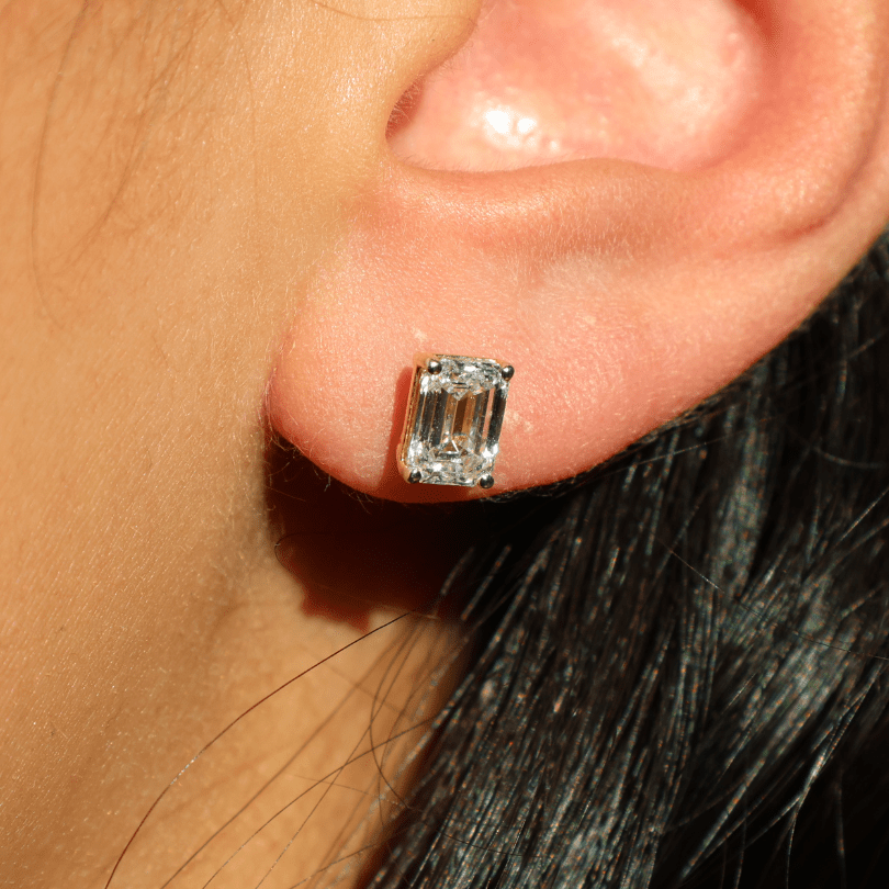 YELLOW GOLD EMERALD CUT STUDS 2CT - ARETES - Malandra Jewelry - BM500.9