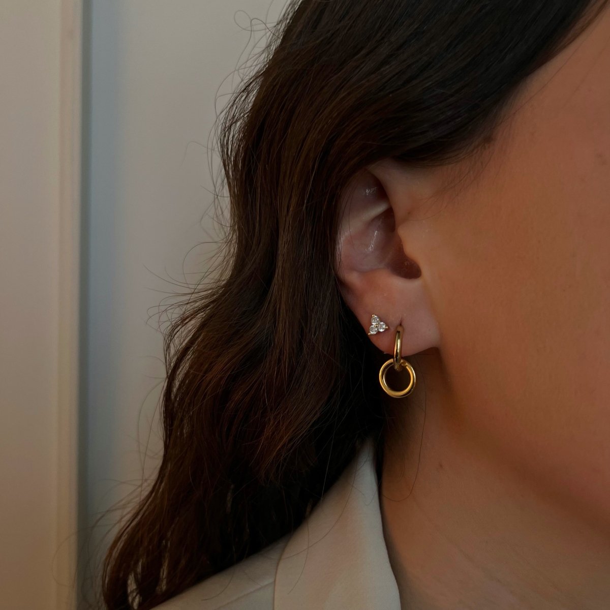 CIRCLES GOLDEN HUGGIES - ARETES - Malandra Jewelry - TA1109