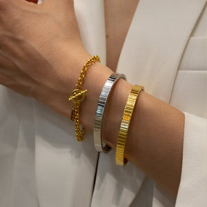 COLLINS GOLDEN BANGLE - BRAZALETES - Malandra Jewelry - EP6591