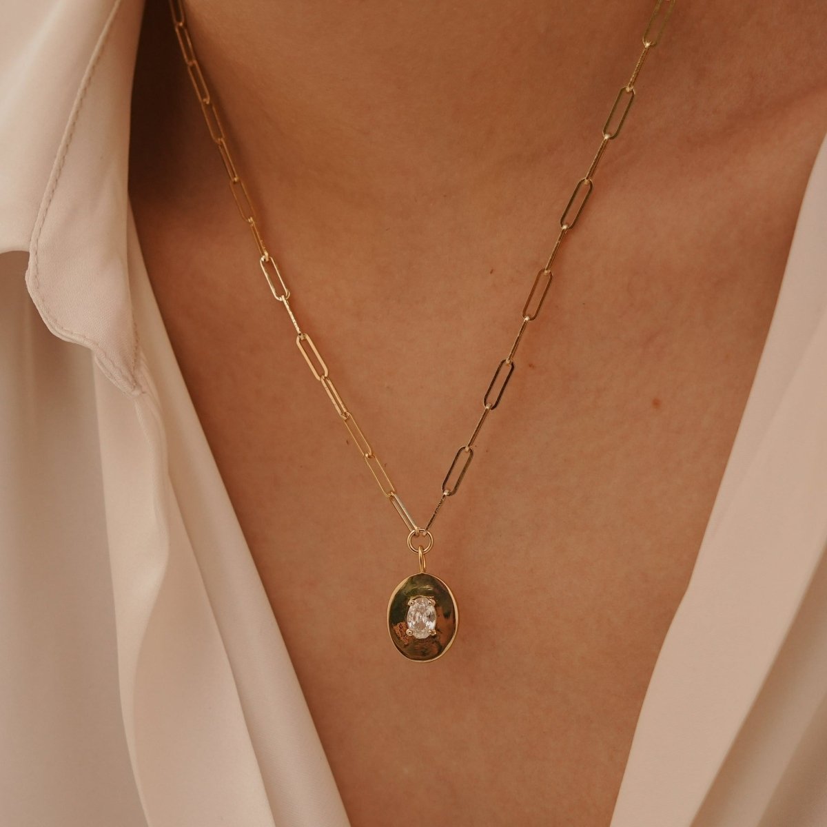 CRYSTAL PENDANT GOLDEN NECKLACE - COLLARES - Malandra Jewelry - XMC56 - 94480N
