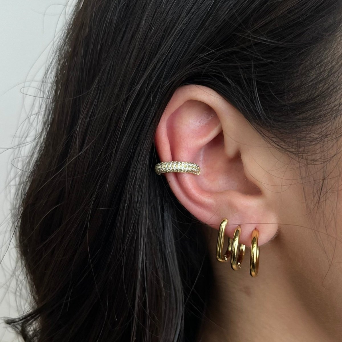 ESSENTIAL GOLDEN PAVE EAR CUFF - ARETES - Malandra Jewelry - EA6085.T