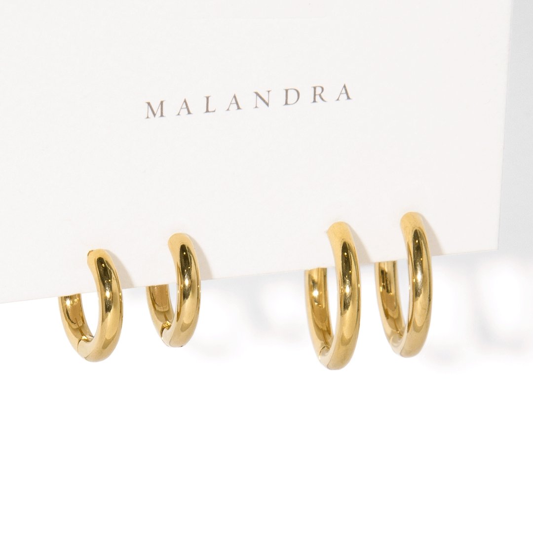 ESSENTIAL QUARTET GOLDEN HUGGIES - ARETES - Malandra Jewelry - TA897