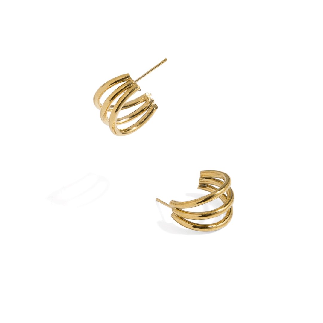 ESSENTIAL SMALL GOLDEN TRIPLE HOOPS - ARETES - Malandra Jewelry