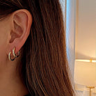 ESSENTIAL SPARK HUGGIES - ARETES - Malandra Jewelry - TA1018