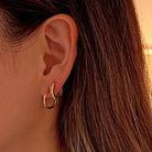 ESSENTIAL SPARK HUGGIES - ARETES - Malandra Jewelry - TA1018