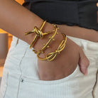 GOLDEN KNOT CUFF - PULSERAS - Malandra Jewelry - EVFP15 - BAB0241G