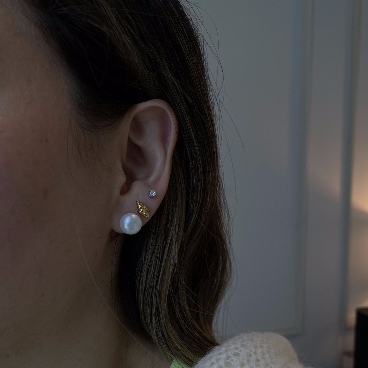 MINI CROISSANT GOLDEN STUDS - ARETES - Malandra Jewelry - VCA178-3926