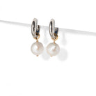 ROUND PEARL SILVER HOOPS - ARETES - Malandra Jewelry - TA1482