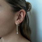 SERENA FACET GOLDEN HUGGIES - ARETES - Malandra Jewelry - EA6571
