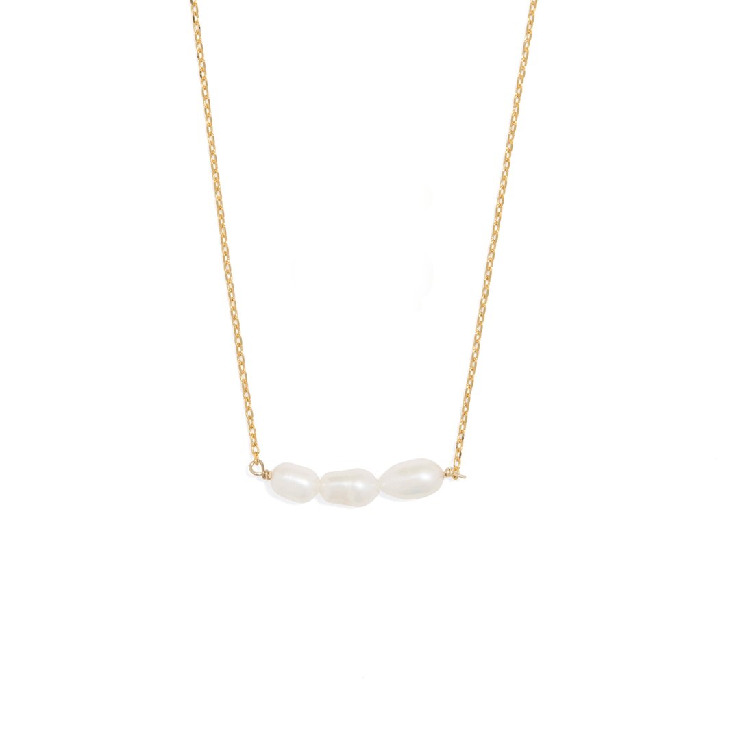 SKINNY TRIPLE PEARL NECKLACE - COLLARES - Malandra Jewelry - VCC138