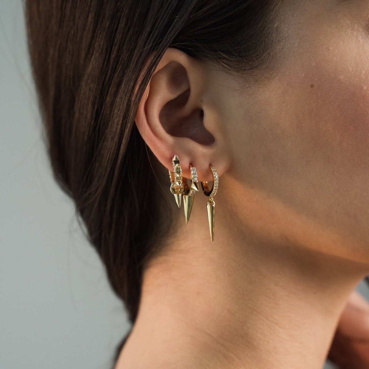 SPARK SPIKE HUGGIES - ARETES - Malandra Jewelry - AA975