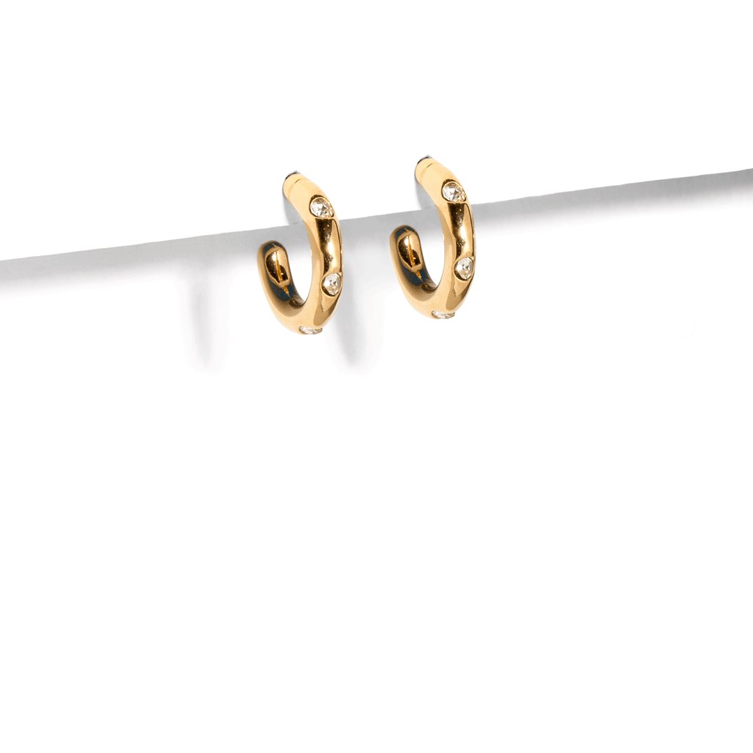 TRI ROUND ZIRCONIA STUDS - ARETES - Malandra Jewelry - VCA194 - 3134