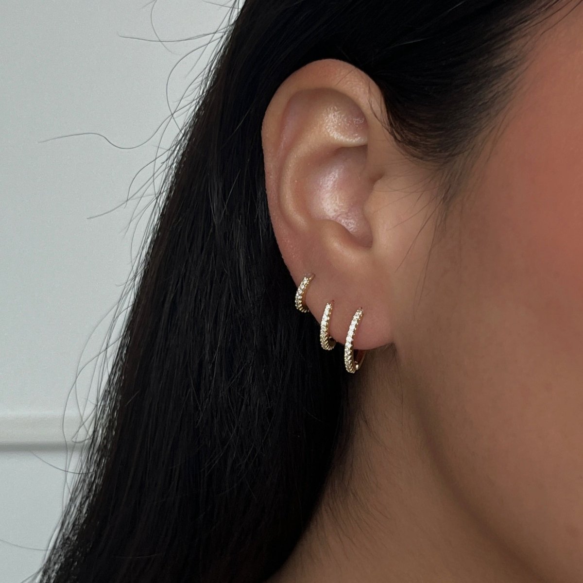 TRI SPARK ESSENTIAL HUGGIES SET - ARETES - Malandra Jewelry - AA1290-N91259