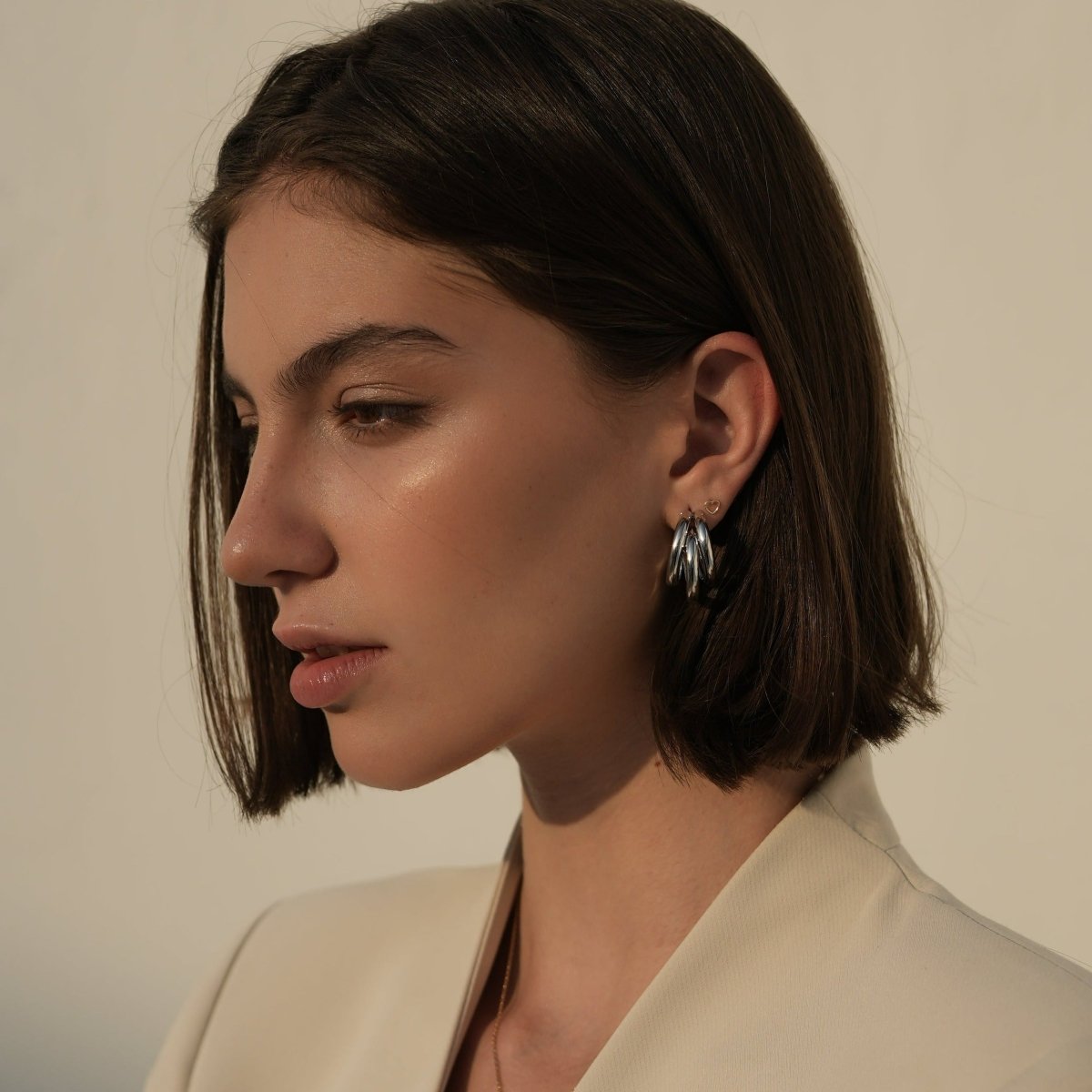 TRIPLE BOLD SILVER HOOPS SMALL - ARETES - Malandra Jewelry - AA1130